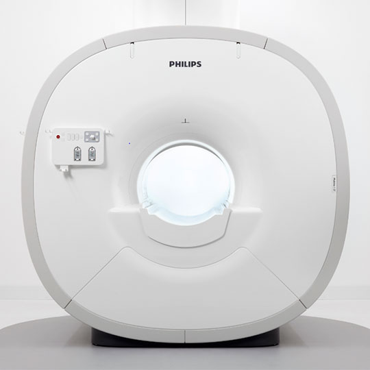 MRI 기기 전면부 사진